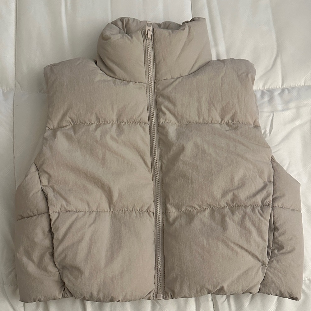 H&M Light Beige Quilted Puffer Vest